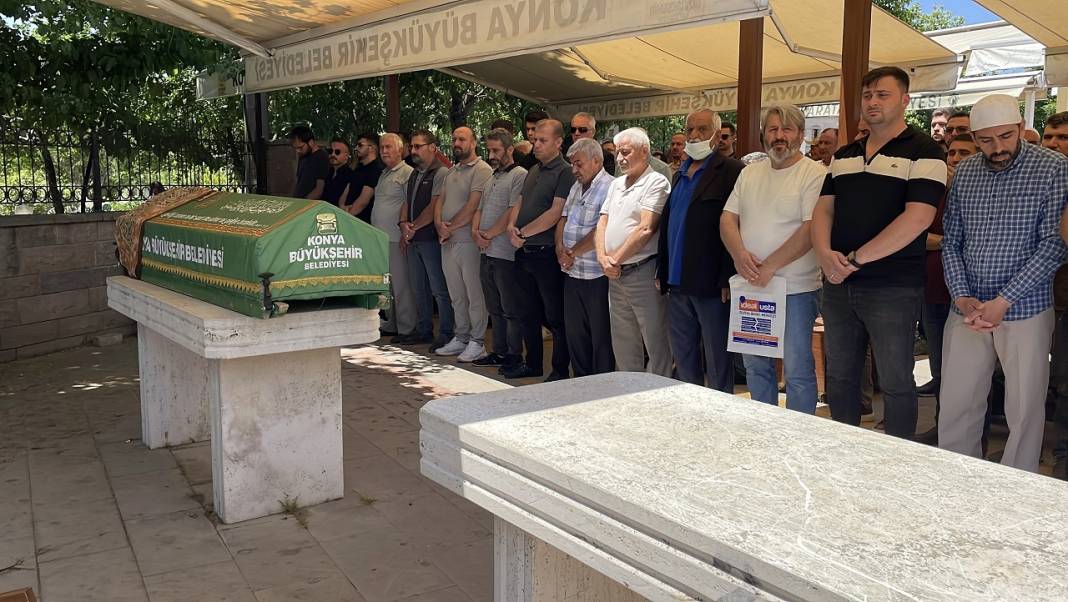 Konya-Isparta yolundaki feci kazada hayatlarını yitirmişlerdi! 2 kişi daha defnedildi 1